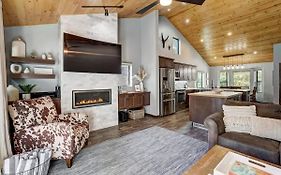 Luxury Modern Townhome Steps To Ski Lifts And Downtown With Nature At Your Patio